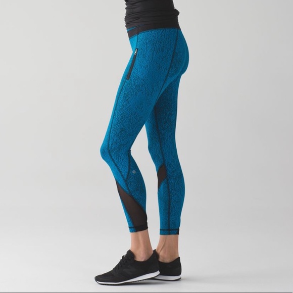Lululemon Inspire Tight II
Power Luxtreme Spray Jacquard Shockin BlueBlack SZ 8 - Picture 3 of 15